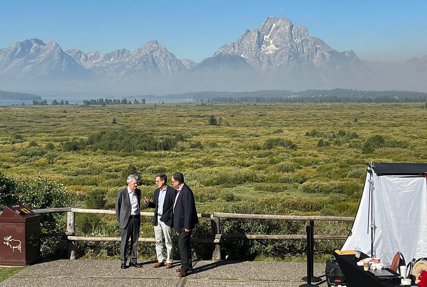 Photograph used with the September CPI, FOMC, and midterm-risk paragraph.